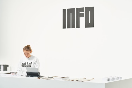 Application of Art Brussels' typography in the reception wall