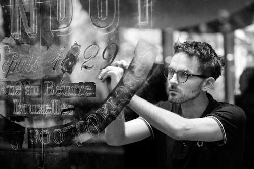 Maison Dandoy store window being renovated
